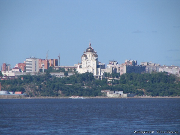 Вид на Хабаровск с реки Амур
